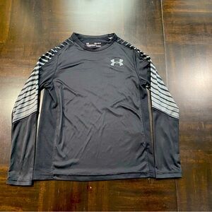 Under Armour  HeatGear Fitted Boys Long Sleeve Shirt Size YMD